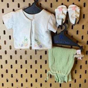 American girl doll outfit - Breezy day white top and green bottoms with sandals